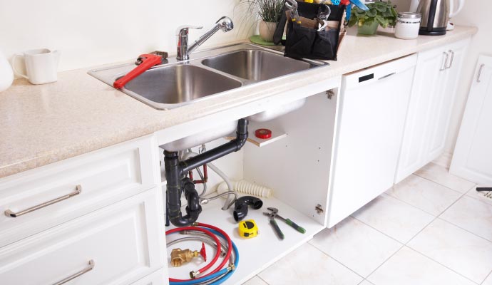 Professional kitchen plumbing repair service
